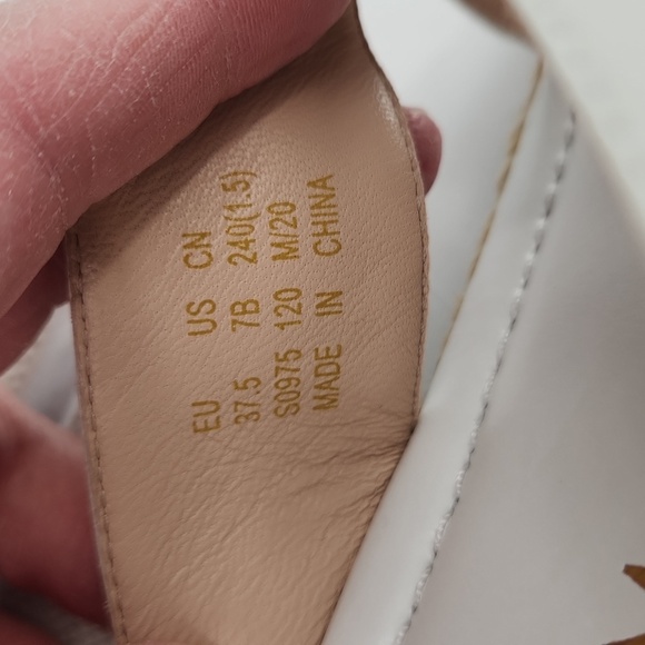 STUART WEITZMAN White 1/2" Platform Roza Wedge Slide Sandals - Picture 6 of 6